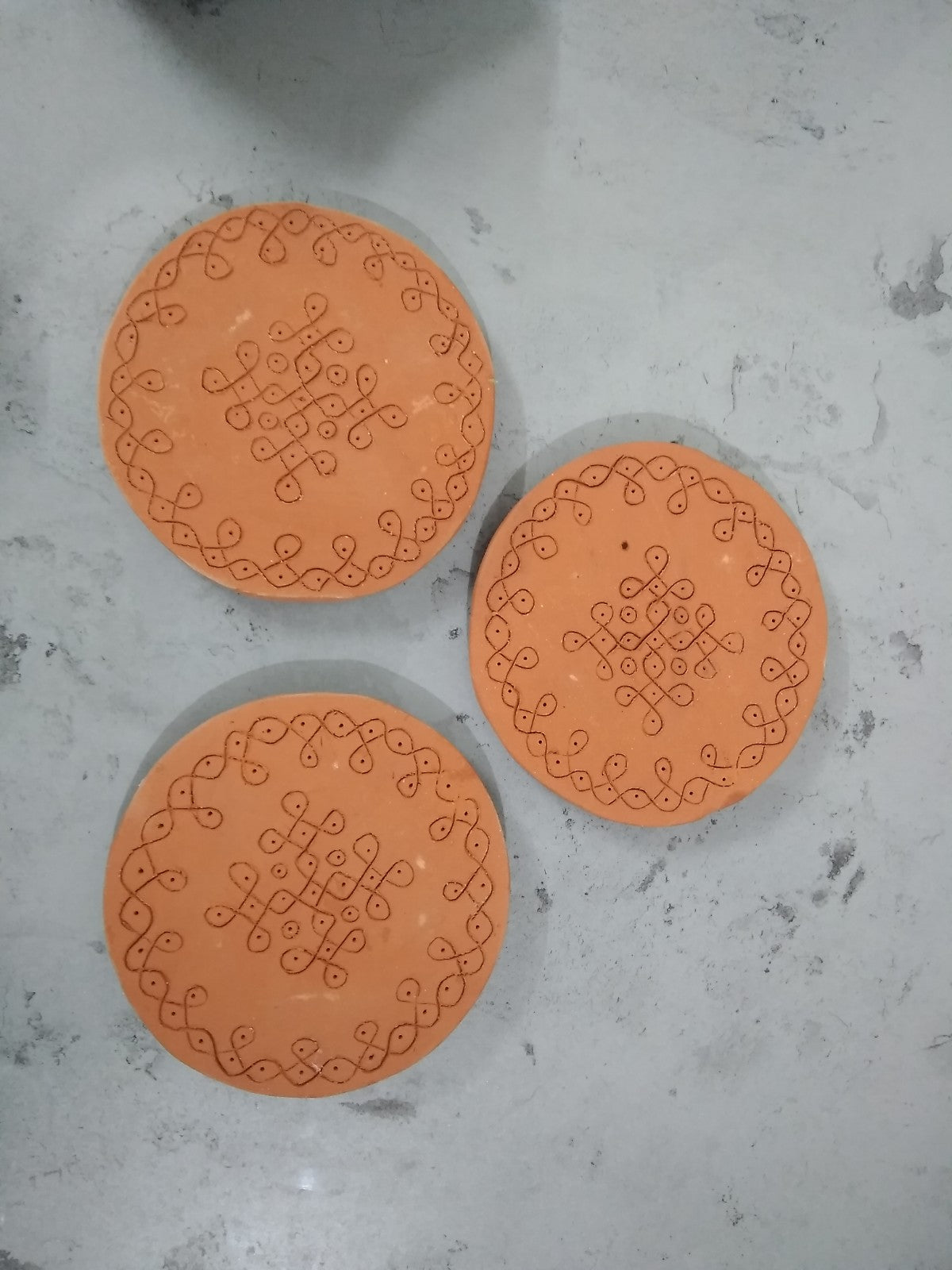 "Eco-Friendly Terracotta Handmade Table Cup Coasters/Plates: Rustic Charm for Your Table